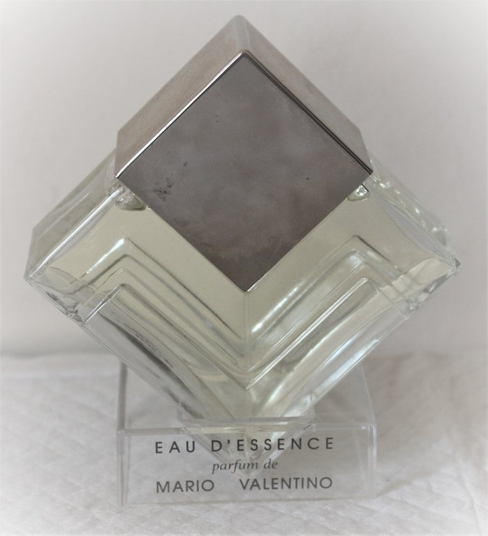 MARIO VALENTINO Eau d´essence Donna  EdP 75ml (100ml = 86,66 € )